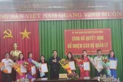 Ủy ban nhân dân (UBND) huyện Đắk Song công bố Quyết định bổ nhiệm cán bộ quản lý